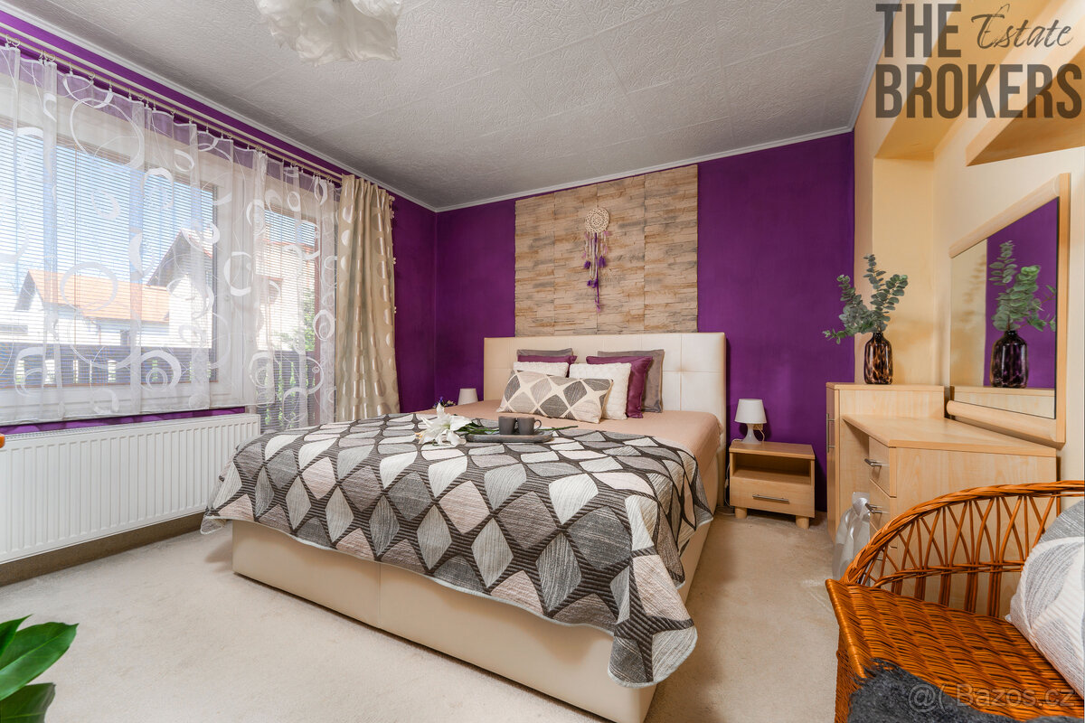 Prodej rodinného domu, celková užitná plocha 187 m², pozemek - 5