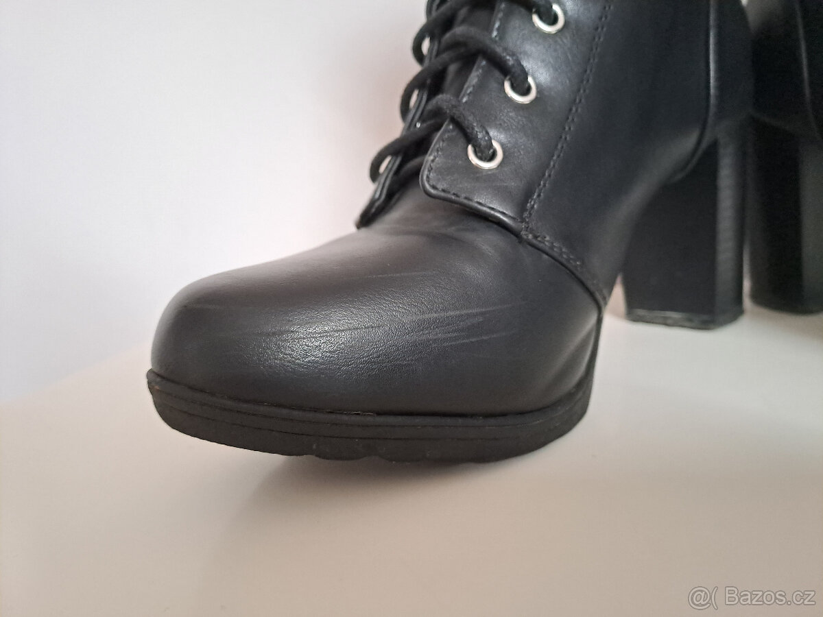 Šněrovací kotníková obuv Body Flirt s vysokým podpatkem - 5