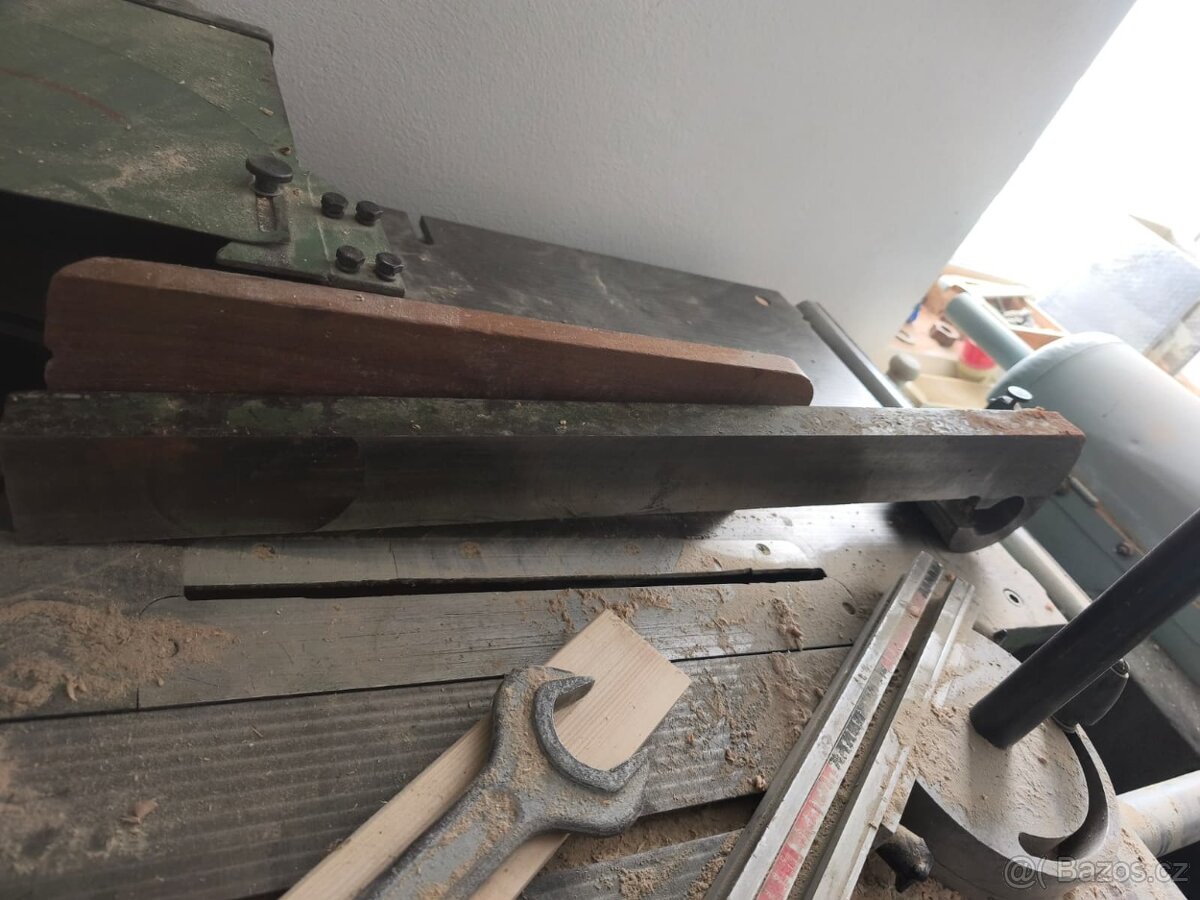 Kombinovaný stroj pila a spodní fréza - 5