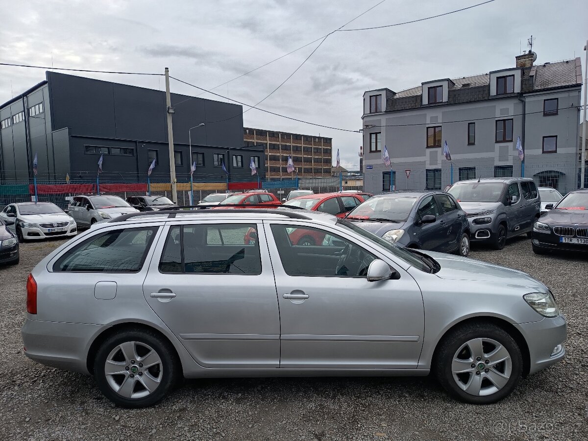 Škoda Octavia Combi 1,6TDI Elegance NAVI - 5