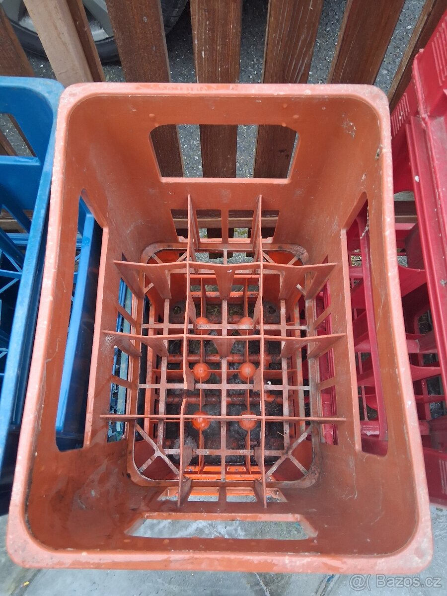 Prodám více kusů bedýnek na lahve - 5