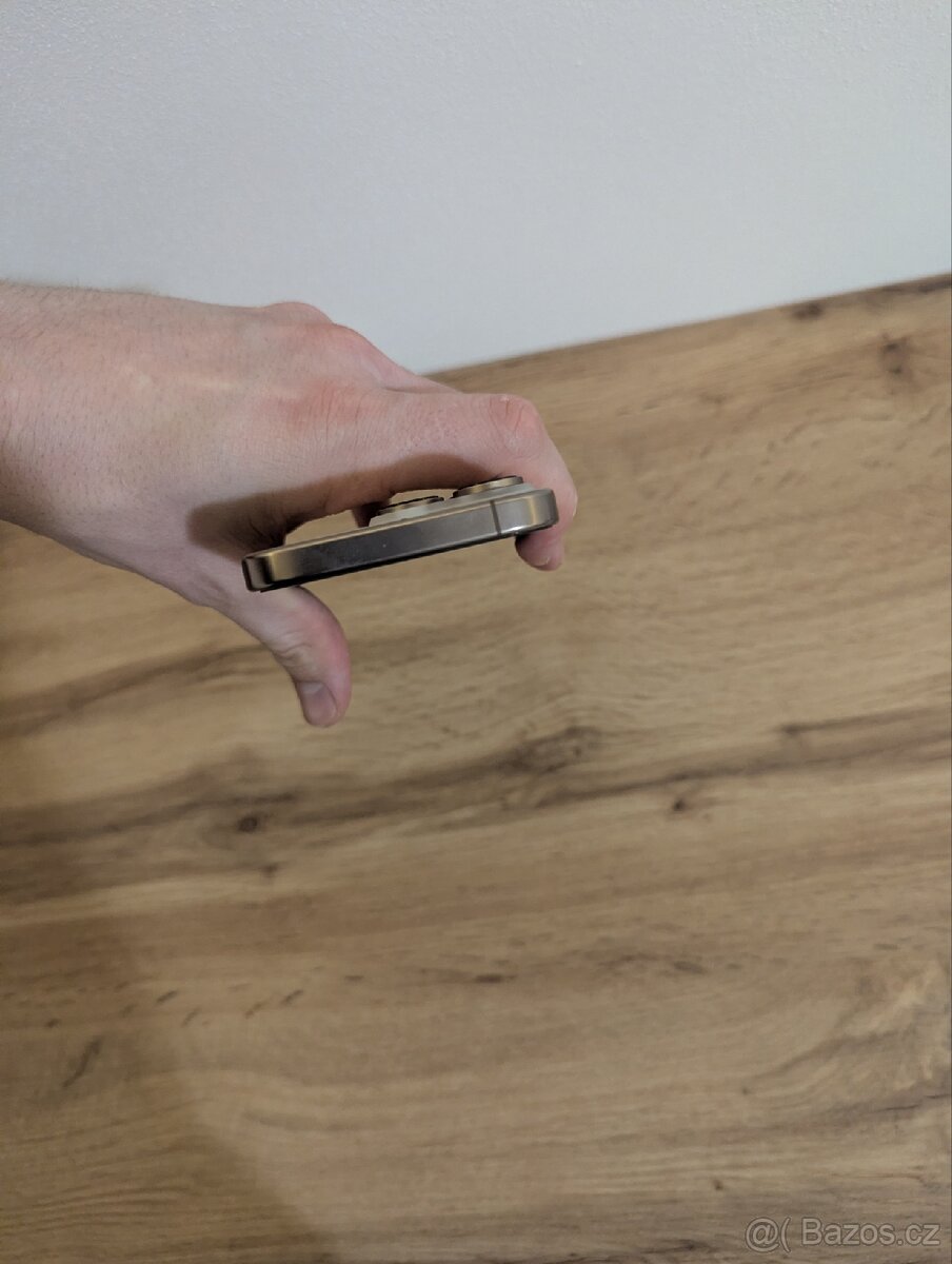 Prodám Apple iPhone 16pro/128 GB - skvělý stav - 5