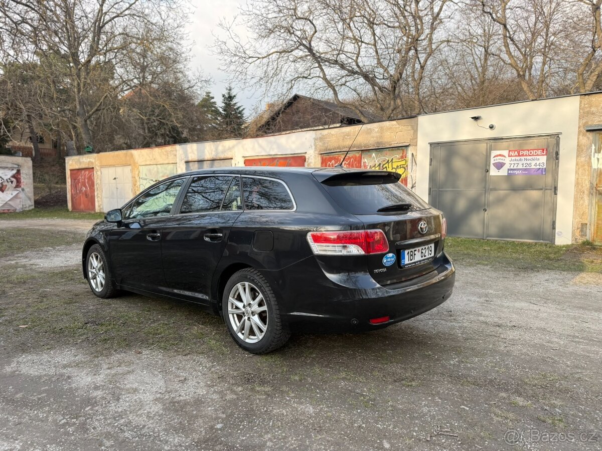 Toyota Avensis 2.0 93 kw 2011 - 5