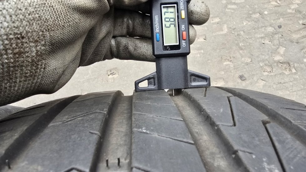 Letní pneu 235/45/18 Hankook - 5