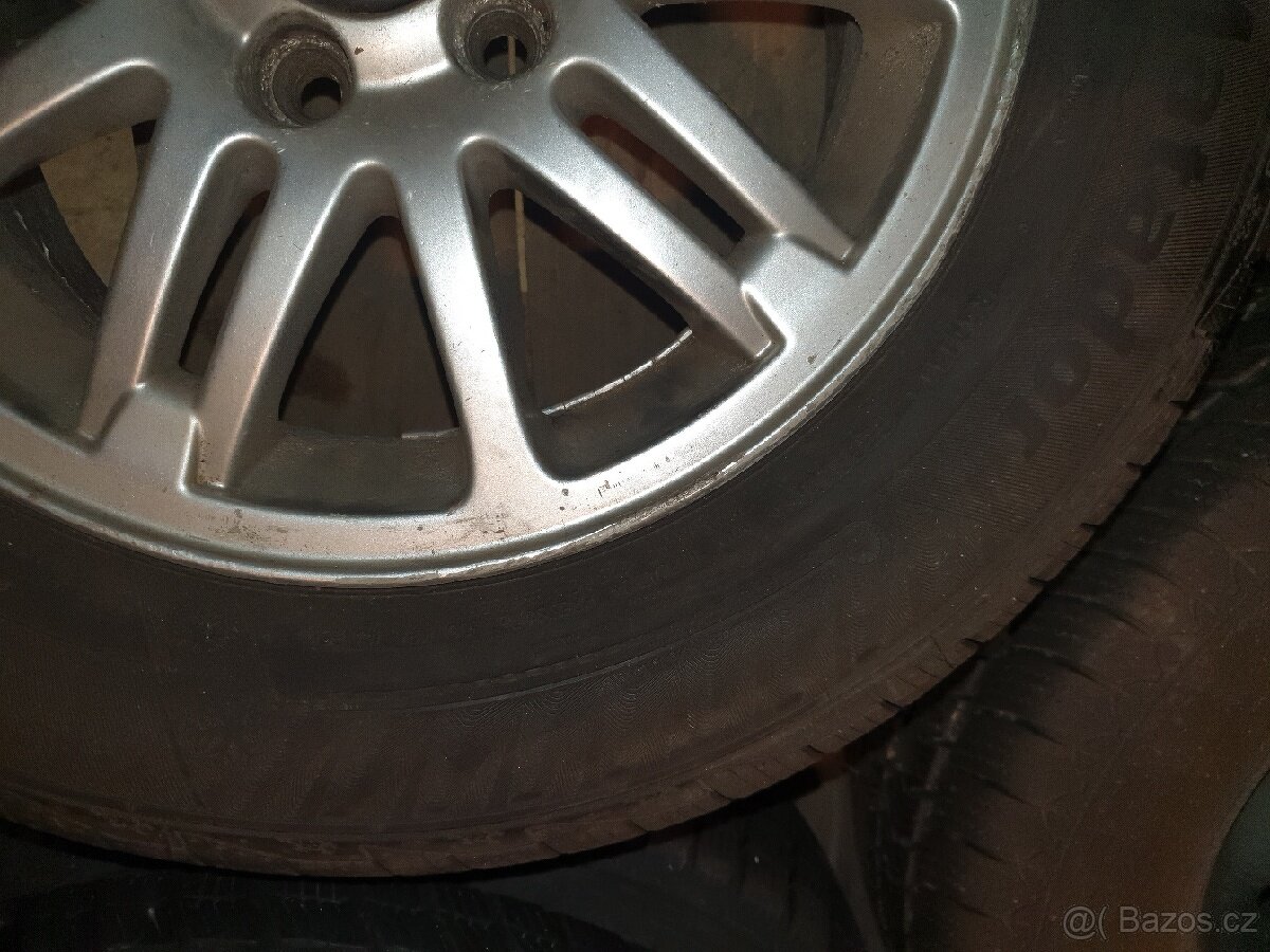 Prodám zimní kola 195/65 R15 - 5
