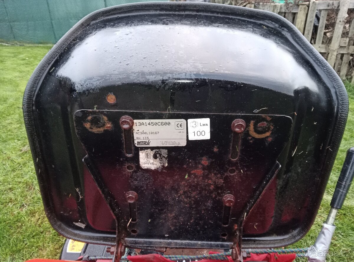 Sekací traktůrek MTD Rh 76 - 5