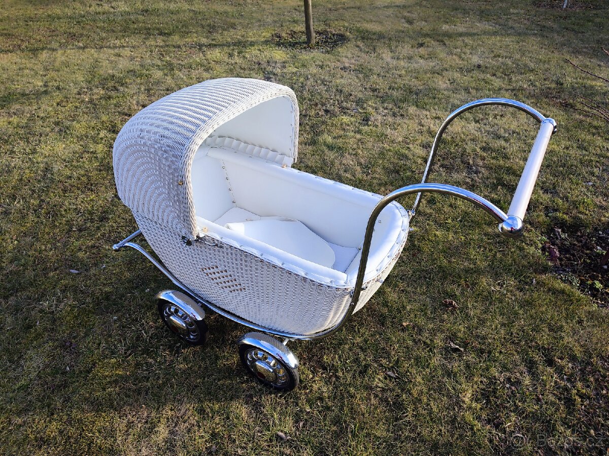 Renovovaný proutěný retro kočárek Liberta - 5