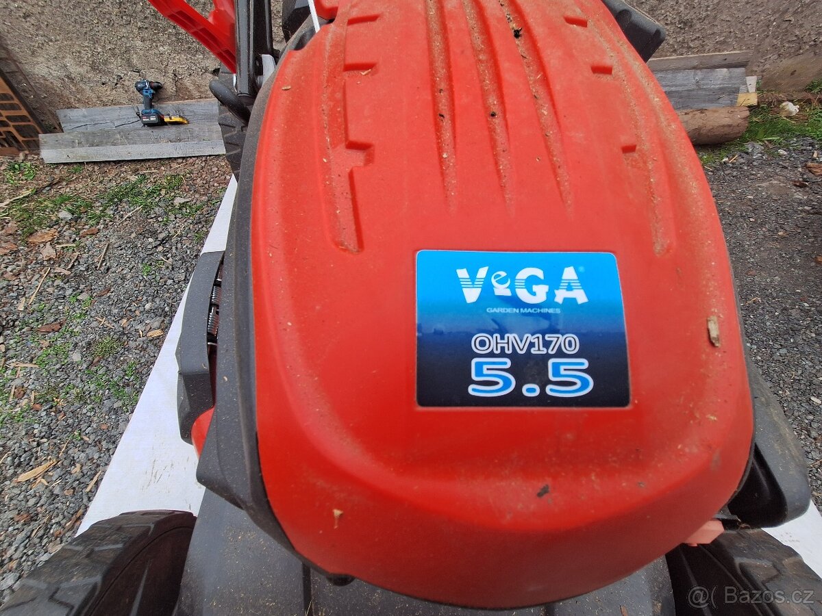 Prodám sekačku značky Vega - 5