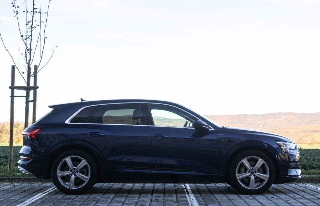 Audi e-tron 50 Quattro Advanced / - 5