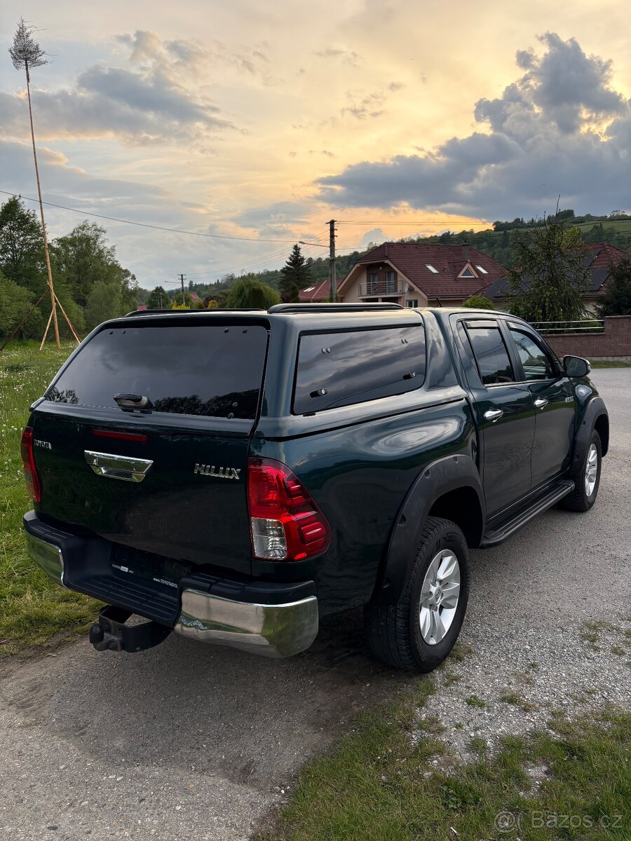 TOYOTA HILUX DC 2.4 D-4D 4X4 MANUAL