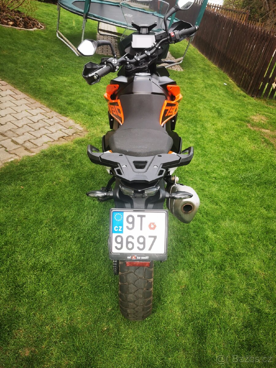 Motocykl KTM 790 Adventure
