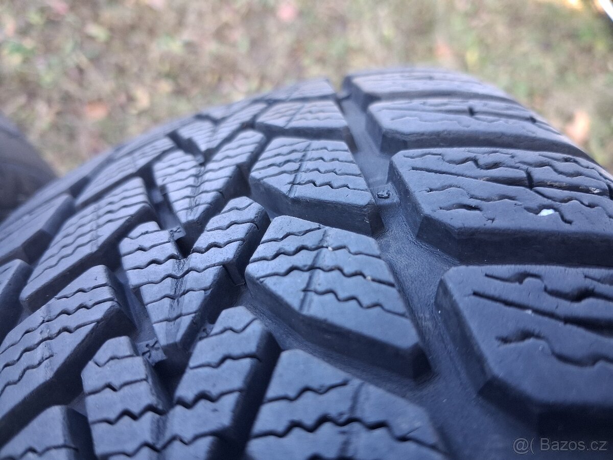 Sada 4ks zimní pneu s plechovými disky na Škoda Rapid - 5