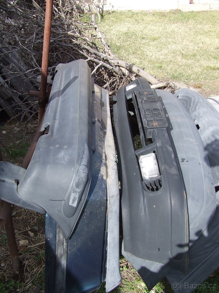 Prodám Mix nárazníků na osobní vozy cca 1980-2000rv - 5