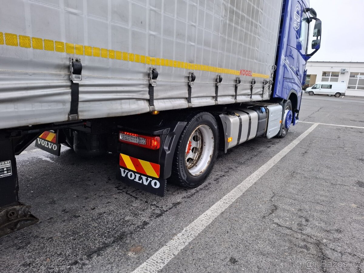 Tahač Volvo FH13 + návěs Kögel - 5