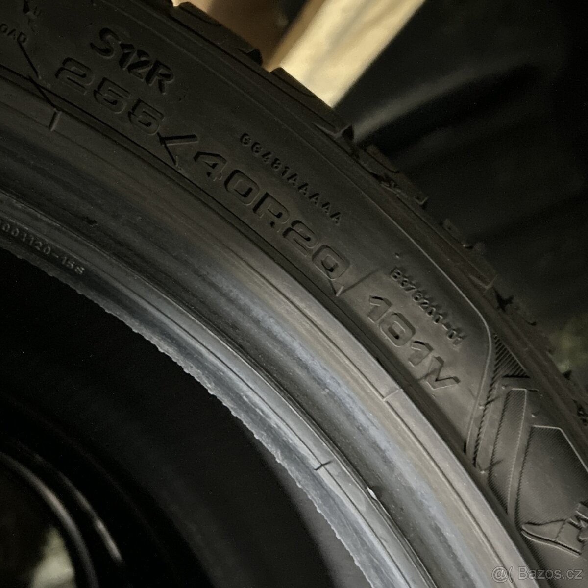 Zimní pneu 255/40 R20 101V Goodyear 6mm - 5