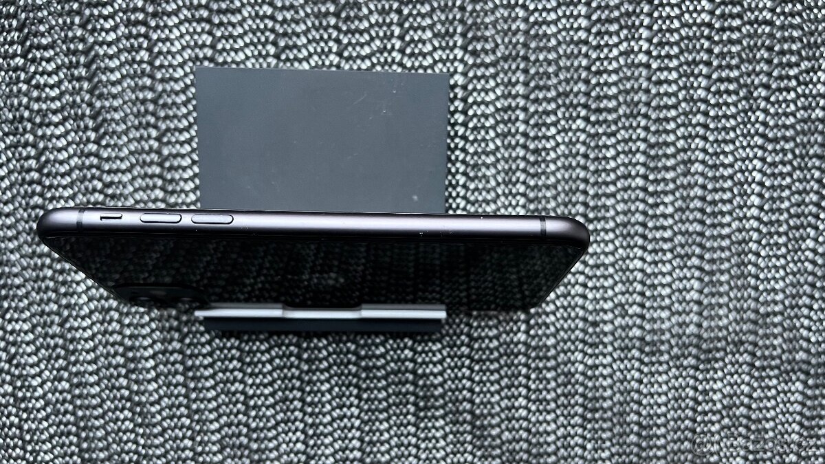 Apple iPhone 11, 64 GB, stav A, baterie 86% - 5