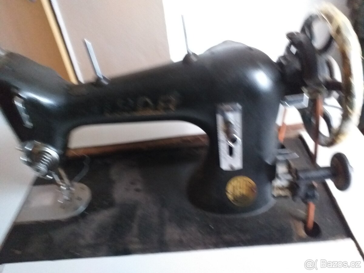 Šicí stroj LADA - 5