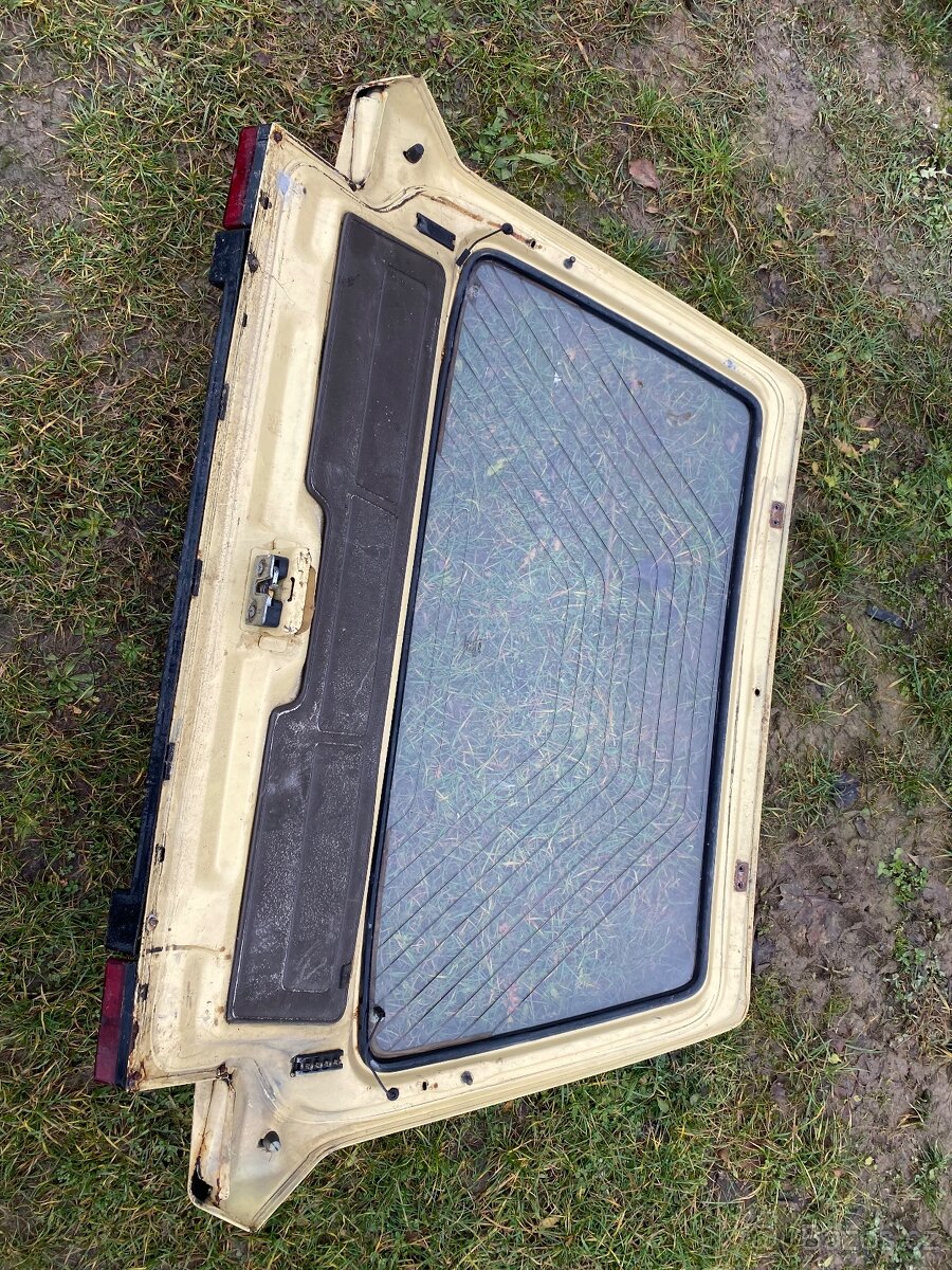 Favorit víko kufru - 5