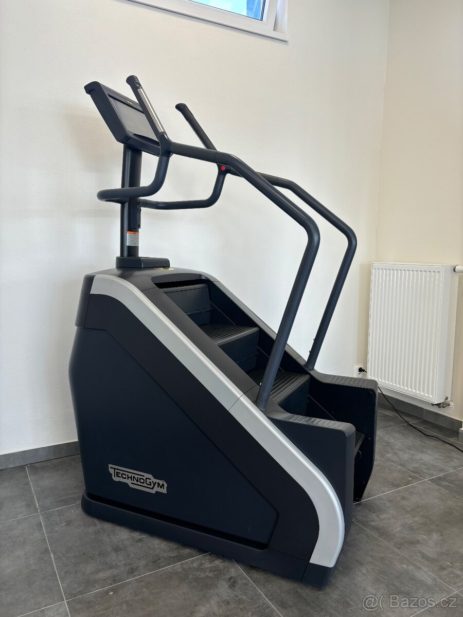 Technogym 1000LCD stepmill LIVE - 5