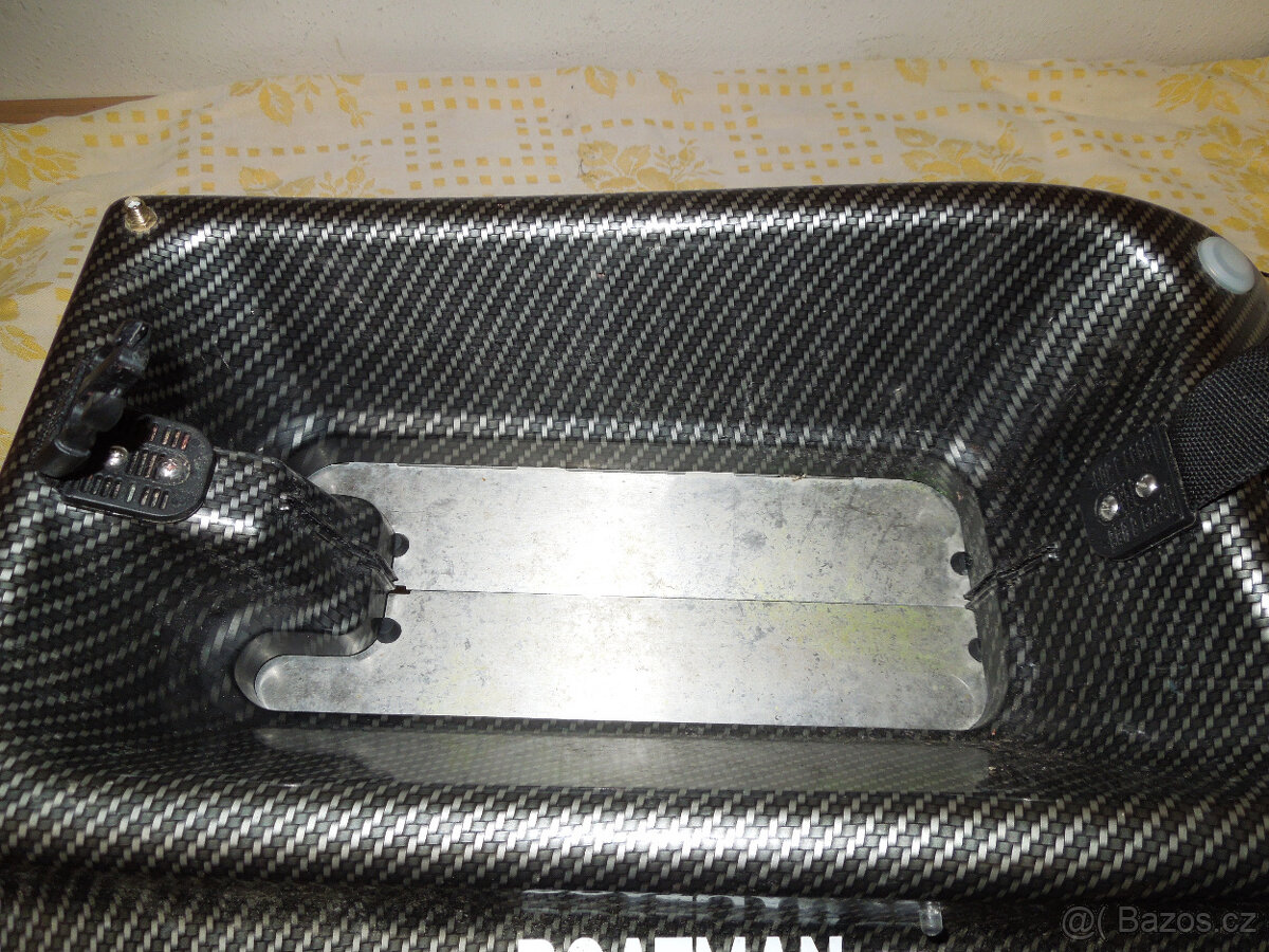 Zavážecí lodička ACTOR PLUS s Echolotem- Carbon - 5