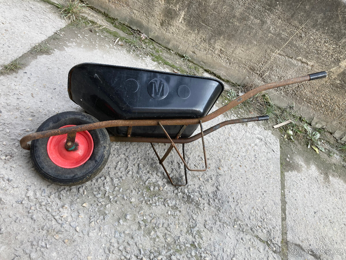 Stavební kolečko ruční starší za 600 kč - 5