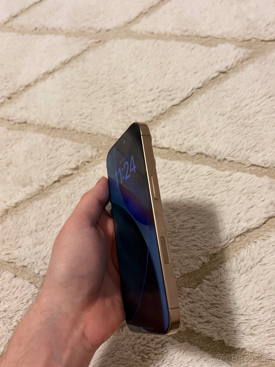 iphone 16 Pro - 128 GB písečný titan - 5