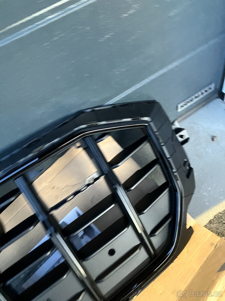 maska mrizka grill audi q8 19- cerna sq8 - 5