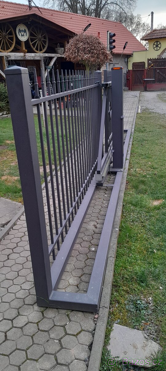 Pojízdná branka + vrátka - 5