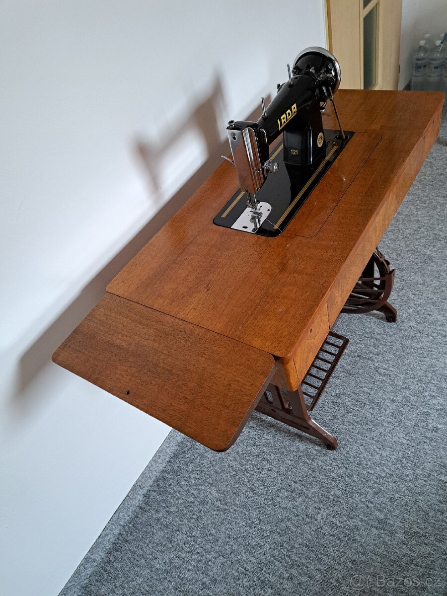 Šicí stroj Lada, šlapací - 5