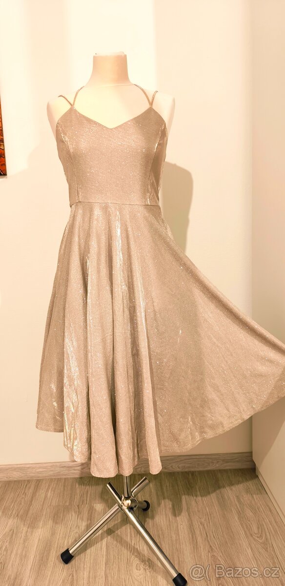Třpytivé šaty s kapsami - 5