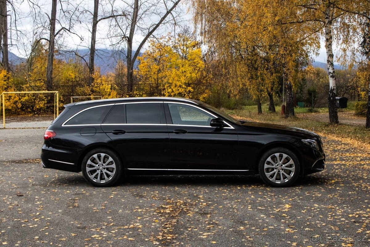 Mercedes-Benz E trieda Kombi 400 4MATIC A/T - 5