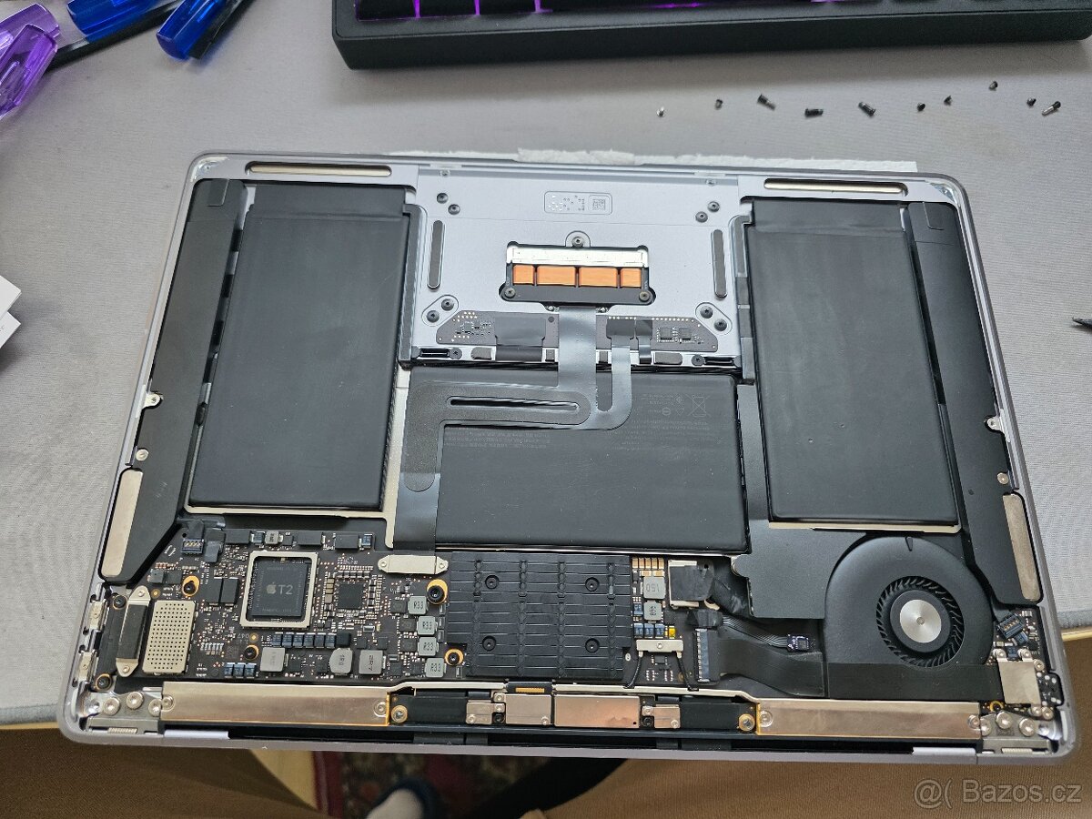 NEFUNKČNÍ MacBook Air 13 s i3 (2020) - 5