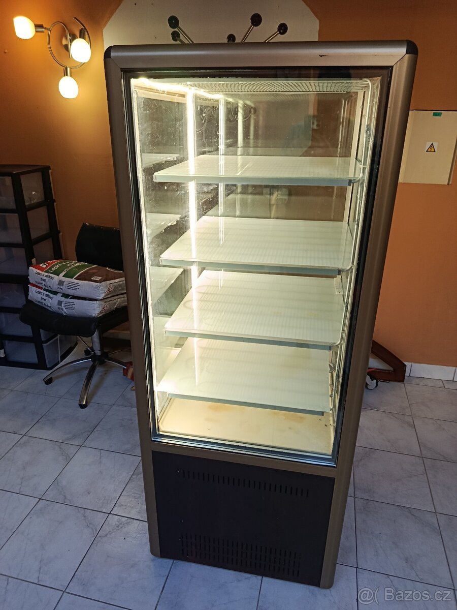 Chladící vitrína na zákusky a dorty - 5