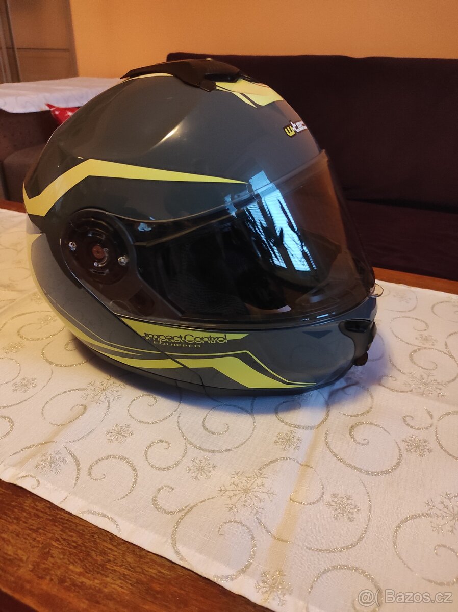 Výklopná helma W-tec rezervace - 5