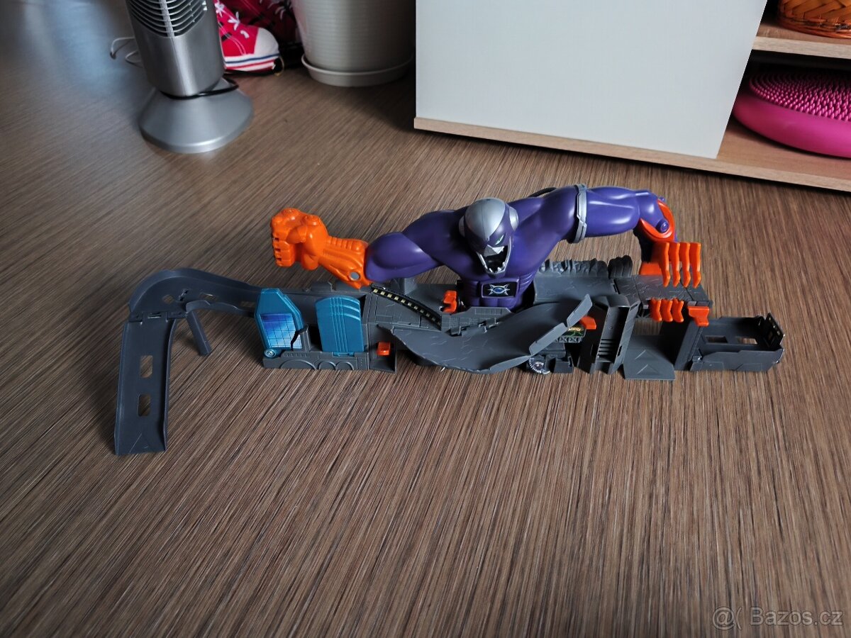 HotWheels beast bash - 5