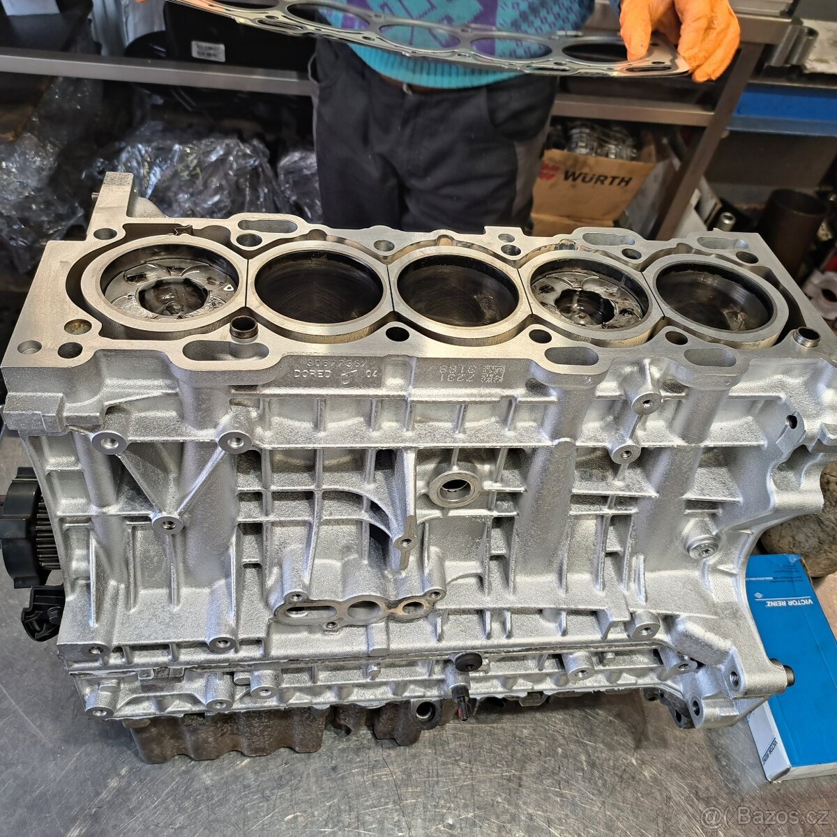 Volvo hlava motoru D5 136 kw - 5