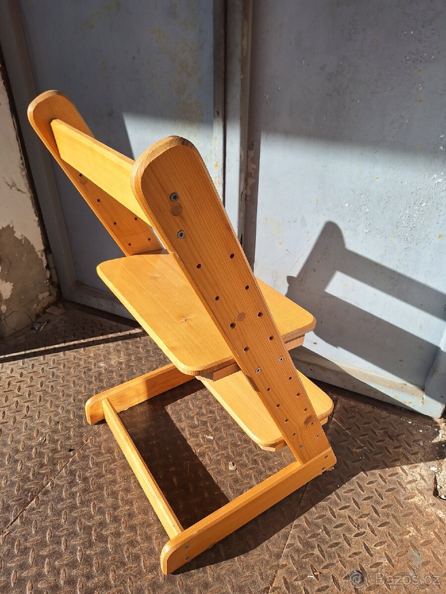 Rostoucí dřevěná židle - 5