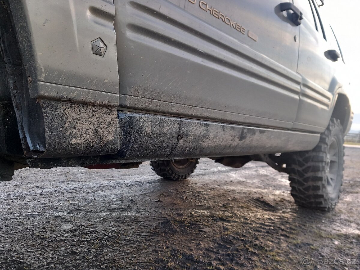 Jeep Grand Cherokee 4.0 - 5