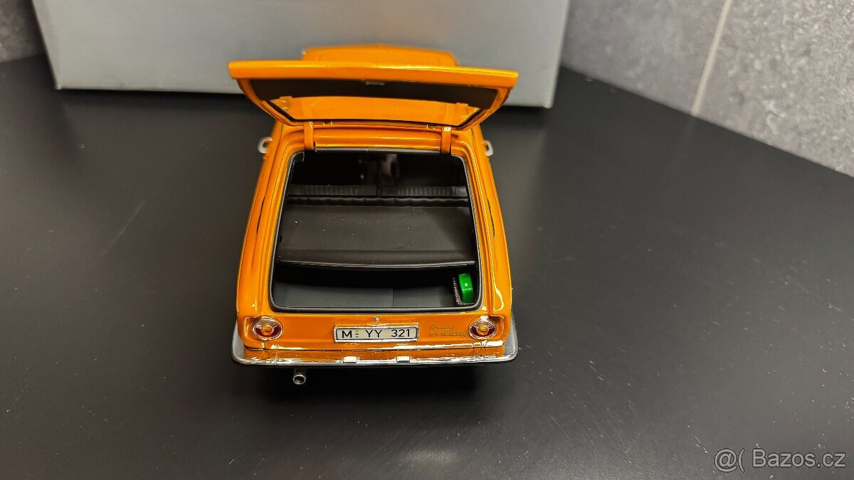 BMW 2000 Tii Touring BMW collection model 1:18 - 5