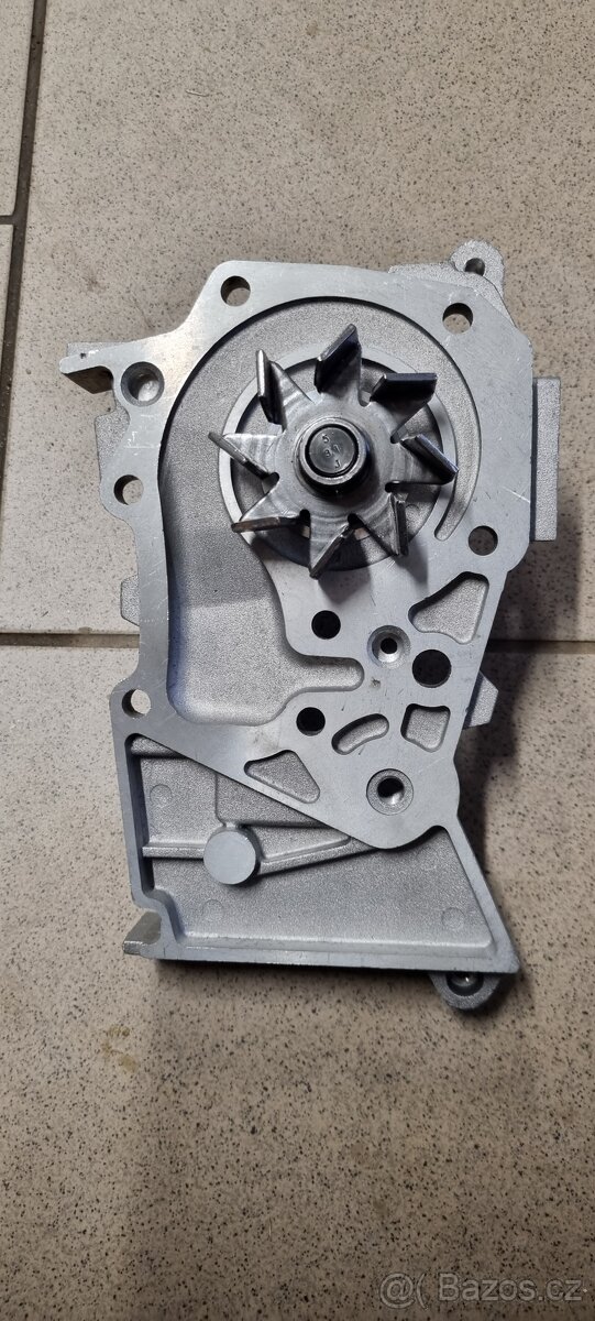 Vodni pumpa renault megane 1 - 5