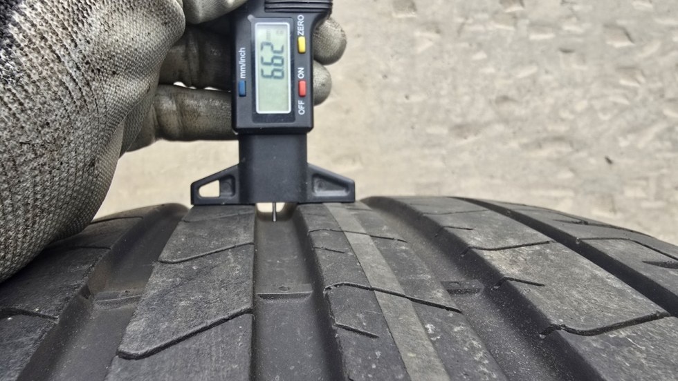 Letní pneu 255/45/19 Pirelli - 5