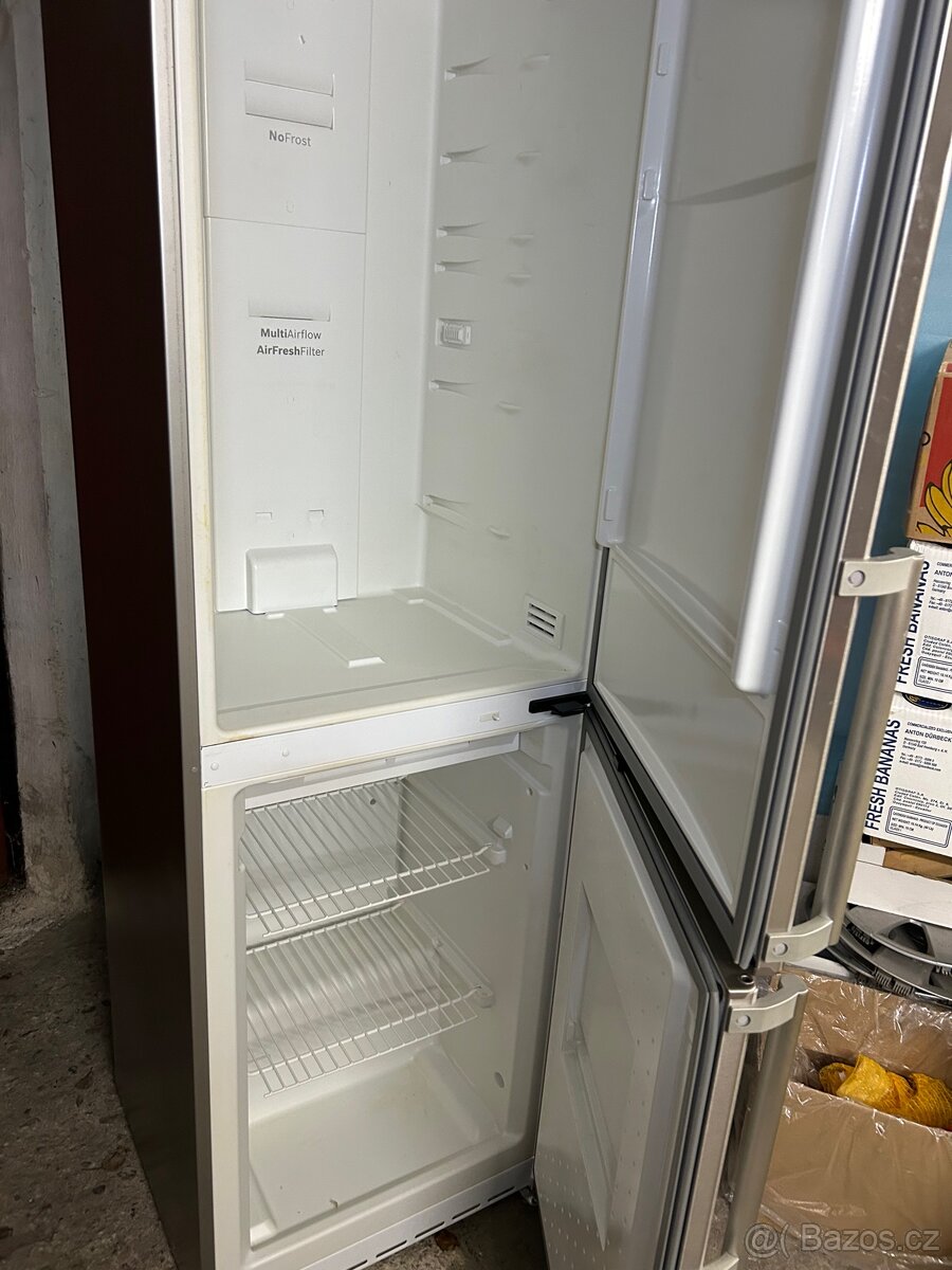 PRODÁM skelet lednice Bosch KGN39A73 No frost - 5