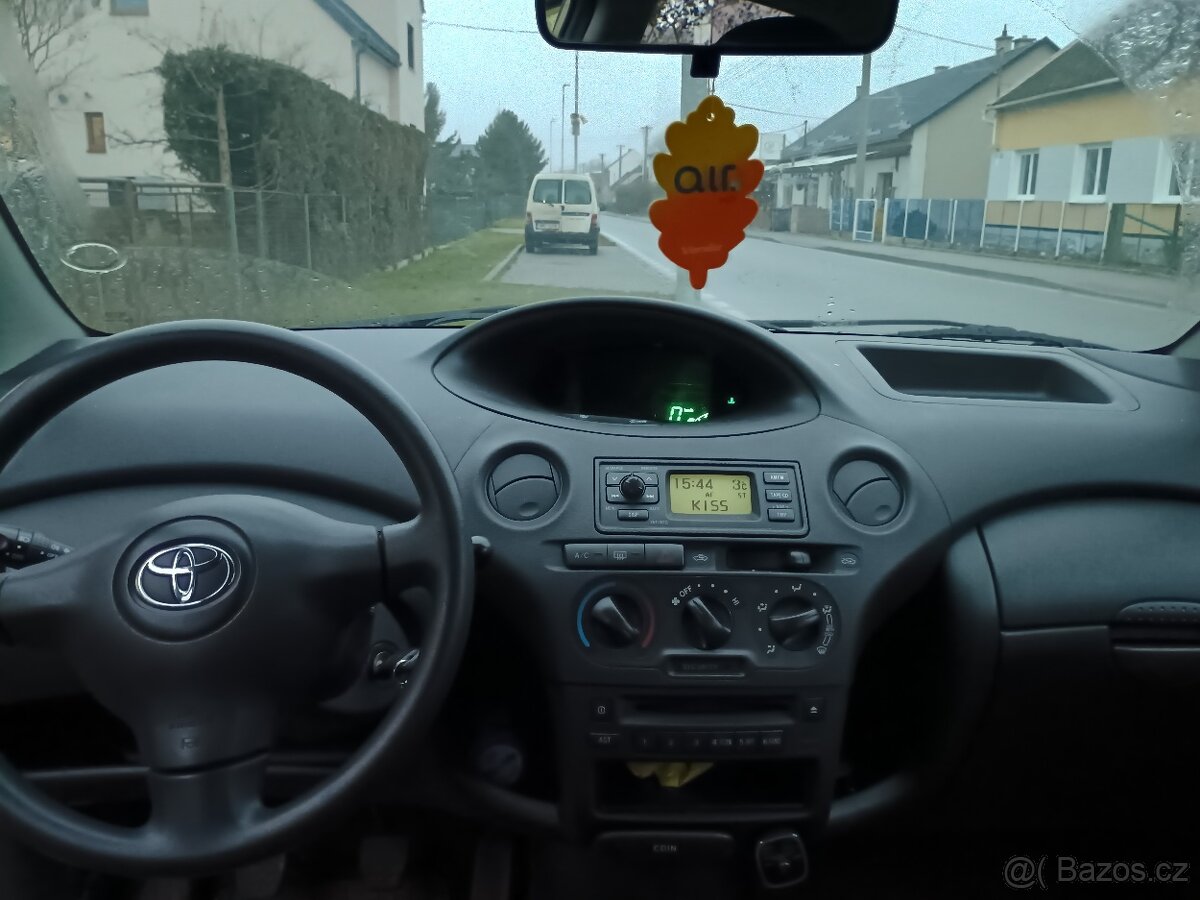 Toyota yaris 1.0 48kw - 5