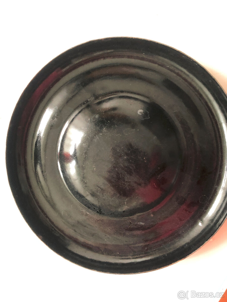 Staré smaltované poklice, hrnec, misky, mlékovar - 5