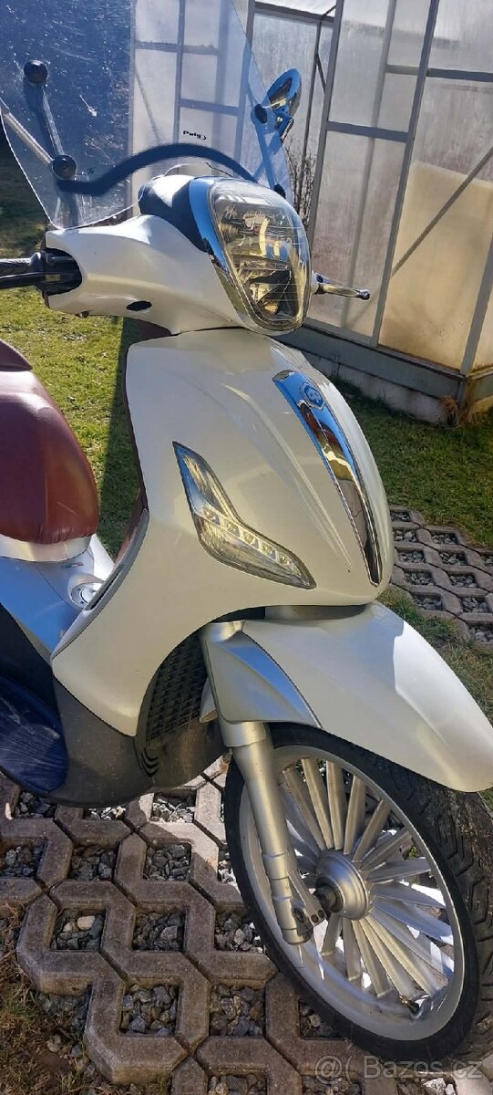 Piaggio Beverly 300ie - 5