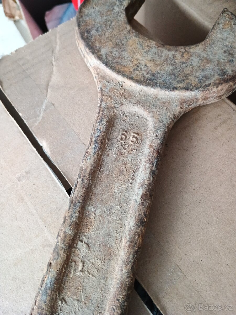 Stranový klíč Tona 70/65 plochá hlava
- 5