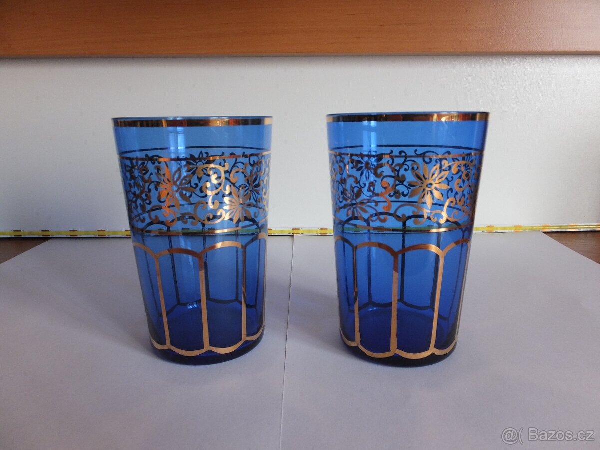 Krásné modré sklenice, bohatě zlacené. obsah 220 ml. - 5