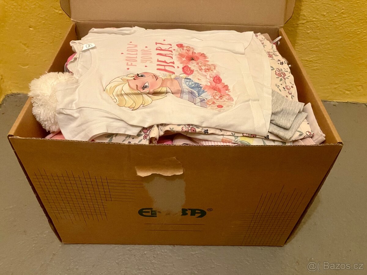 Velký set oblečení a botiček pro miminko do 1,5 roku - 5