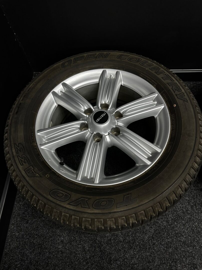 Alu Isuzu 6x139,7 18” 255/60/18 - 5