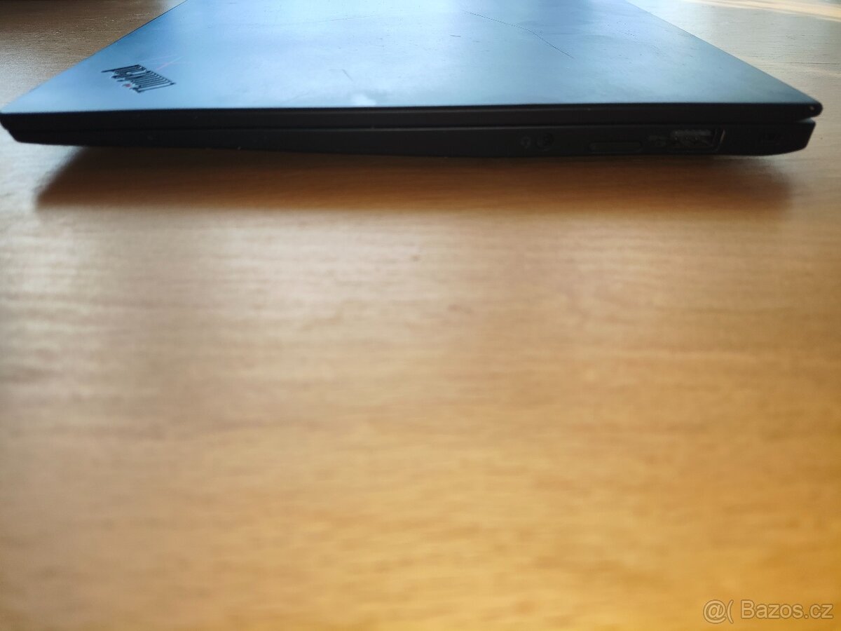 Lenovo ThinkPad X1 Carbon Gen 9 - 5